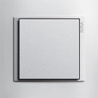 Gira Event Opaque. Цвет рамки: Белый; Цвет вставки и клавиши: Алюминий